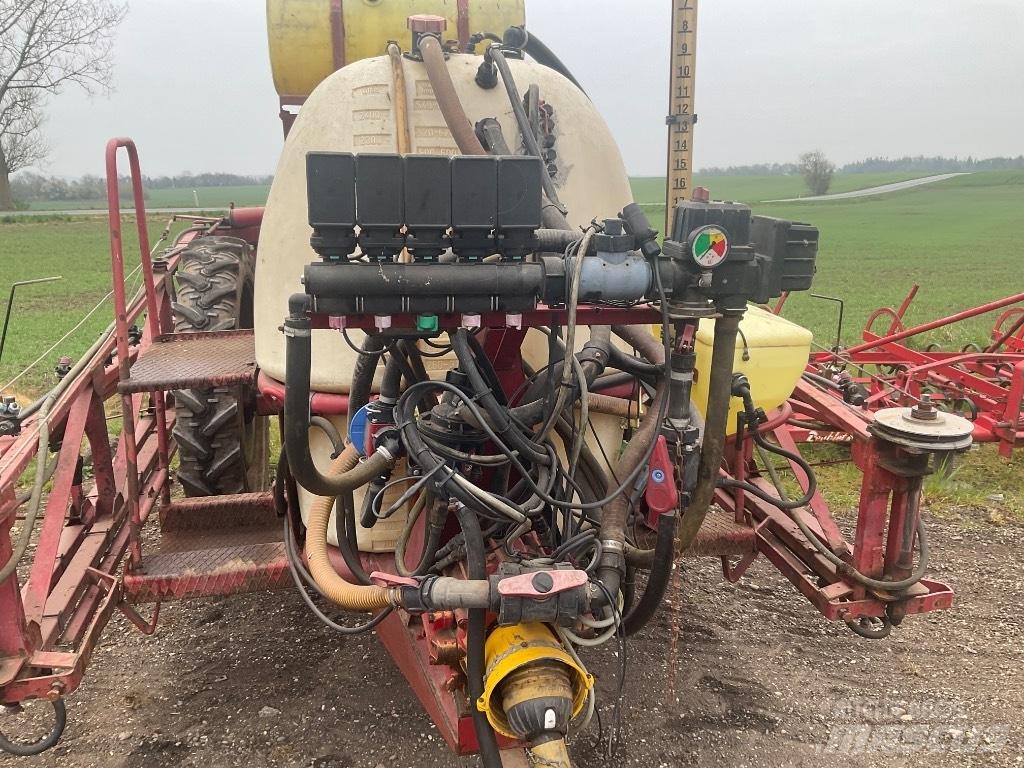 Hardi 2400 牽引式噴霧機