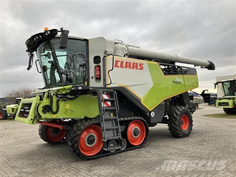 CLAAS TRION 750 TT 聯合收穫機