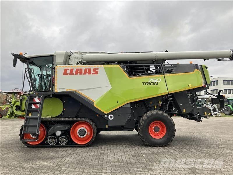 CLAAS TRION 750 TT 聯合收穫機