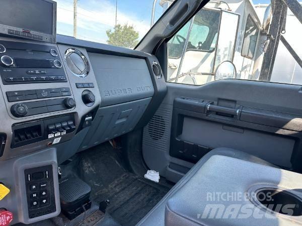 Ford F 750 垃圾車