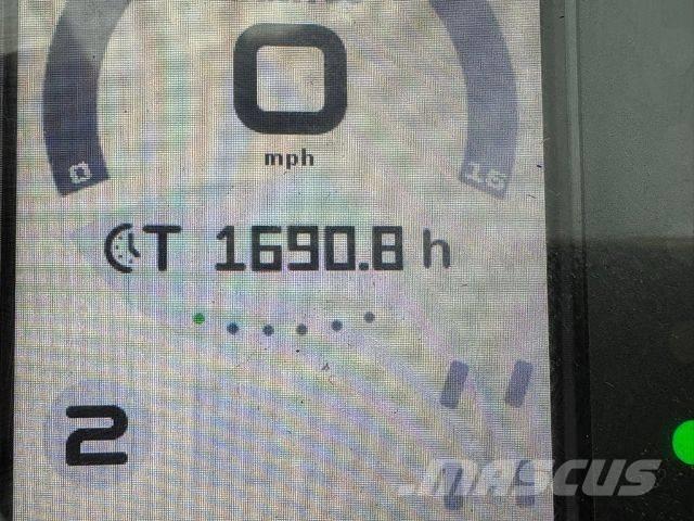 Manitou MT 1335 伸縮臂操作車