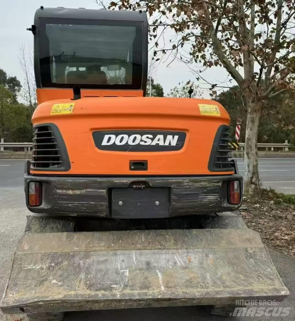 Doosan DX 60 旋轉式挖土機/掘鑿機/挖掘機