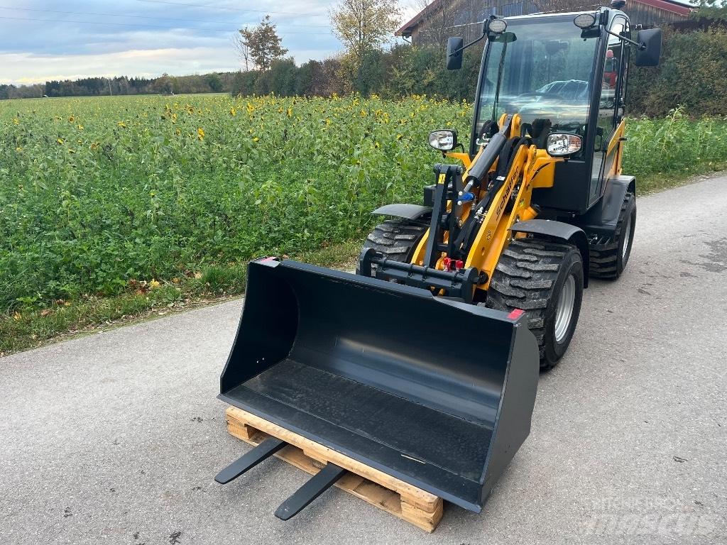 Schäffer 2445S 滑移轉向裝載機