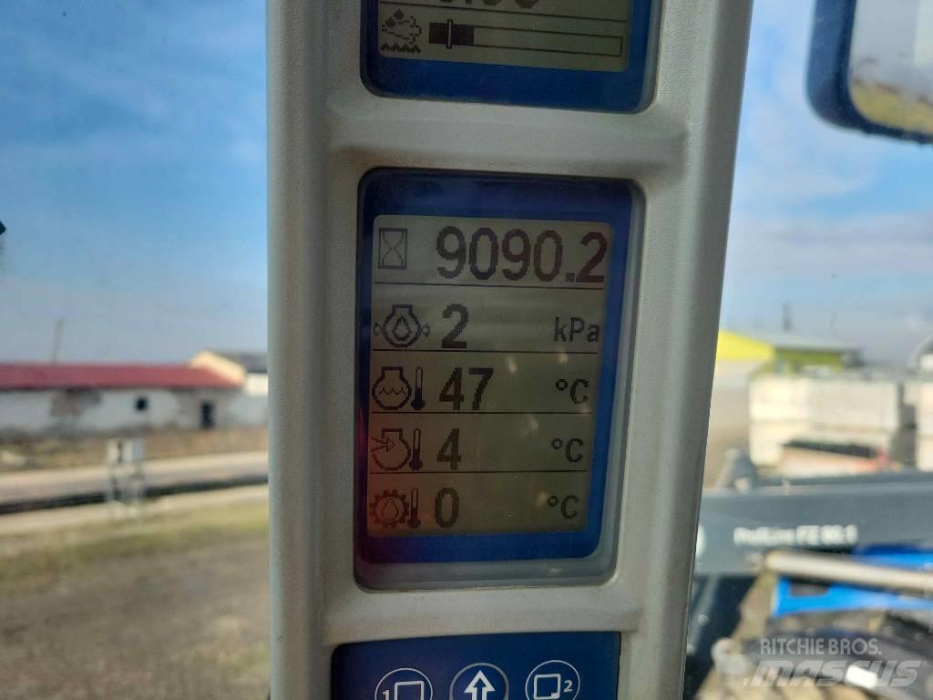 New Holland T 8.360 曳引機
