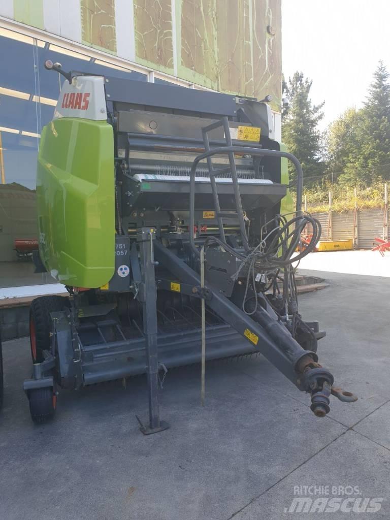 CLAAS Variant 360 圓型牧草打包機