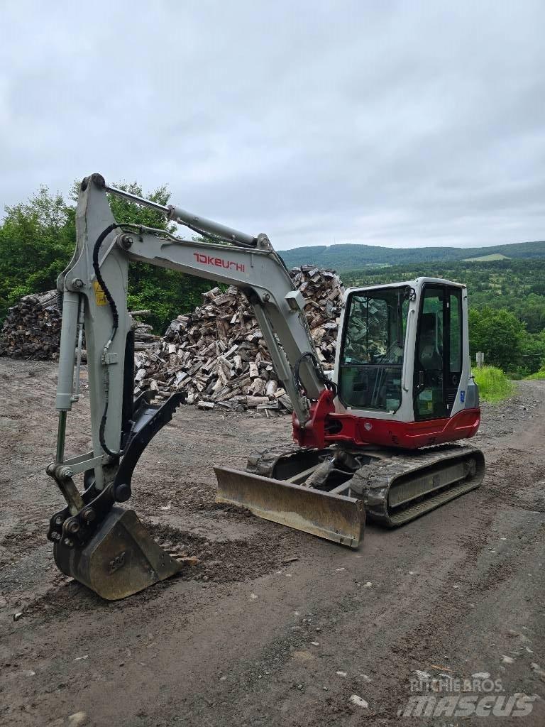 Takeuchi TB 250 小型挖土機/掘鑿機<7t(小型挖掘機)