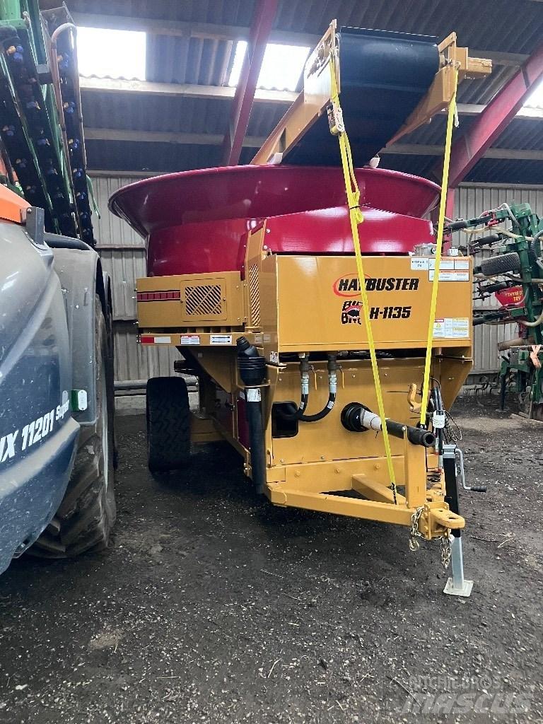 Haybuster H1135 草捆撕碎機、切割機、拆袋機