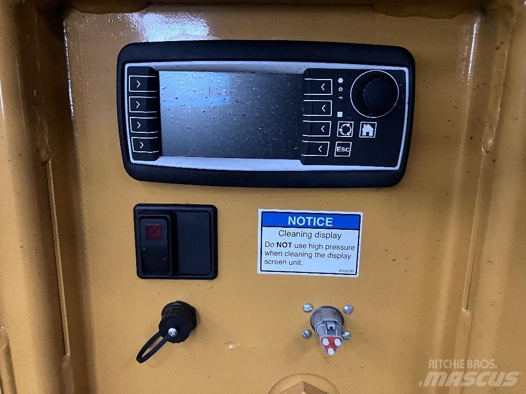 Haybuster H1135 草捆撕碎機、切割機、拆袋機