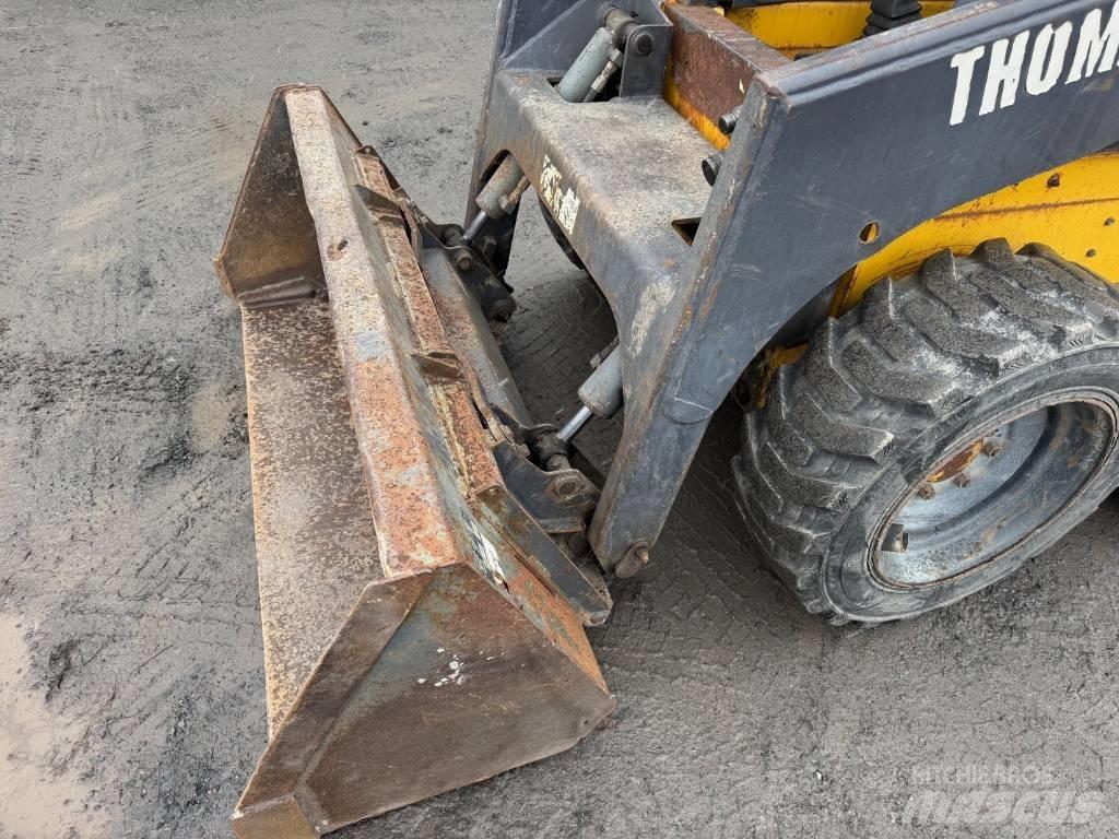 Thomas T137 滑移轉向裝載機