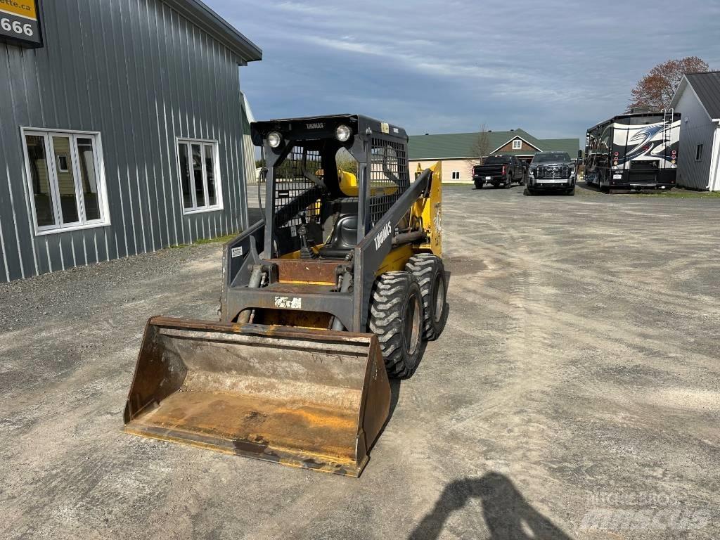Thomas T137 滑移轉向裝載機