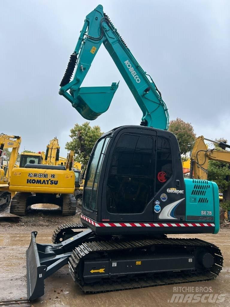 Kobelco SK 75 小型挖土機/掘鑿機<7t(小型挖掘機)