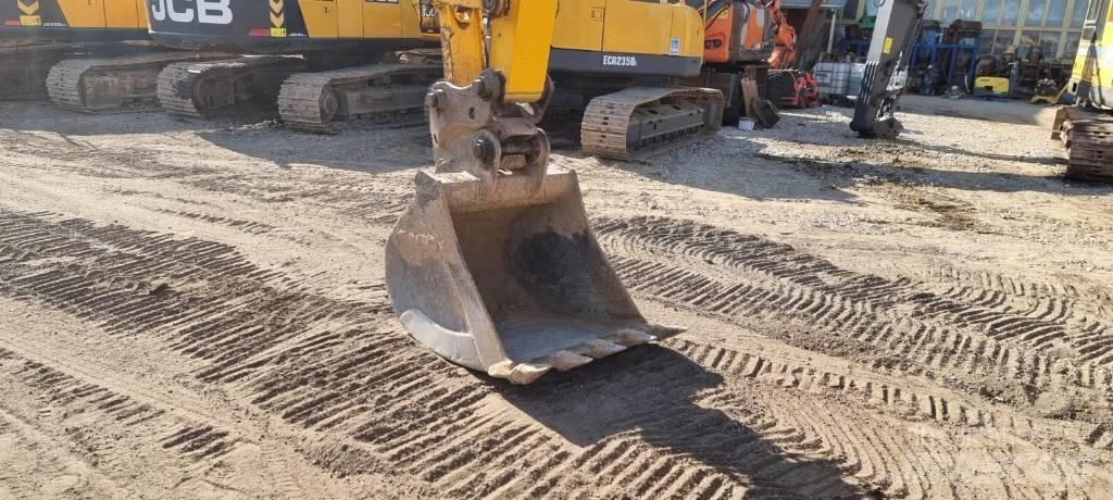 JCB JS 145 LC Plus 履帶式 挖土機/掘鑿機/挖掘機