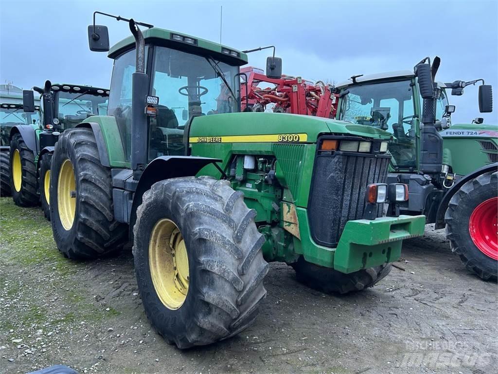 John Deere 8100 曳引機
