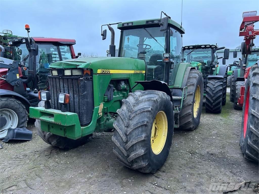 John Deere 8100 曳引機