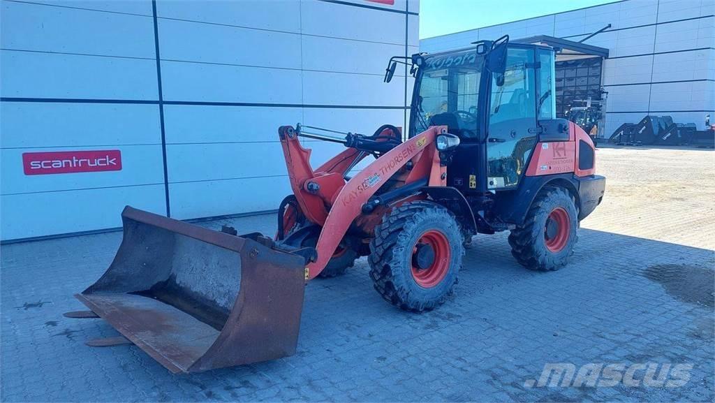 Kubota R085 多功能裝載機