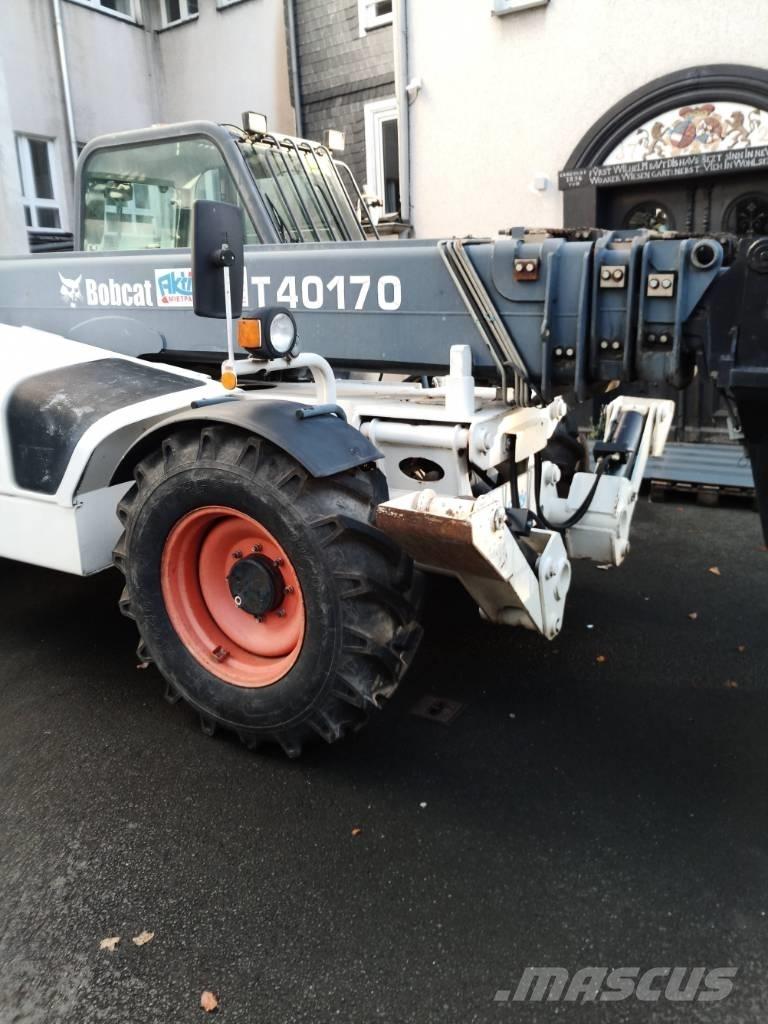 Bobcat B40170-D221 伸縮臂操作車