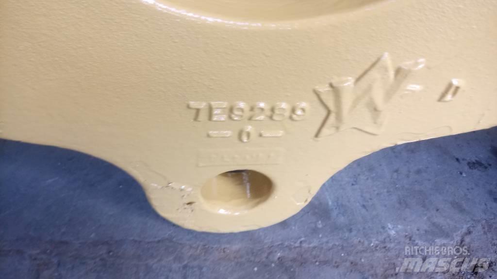 CAT 245 底盤和懸架