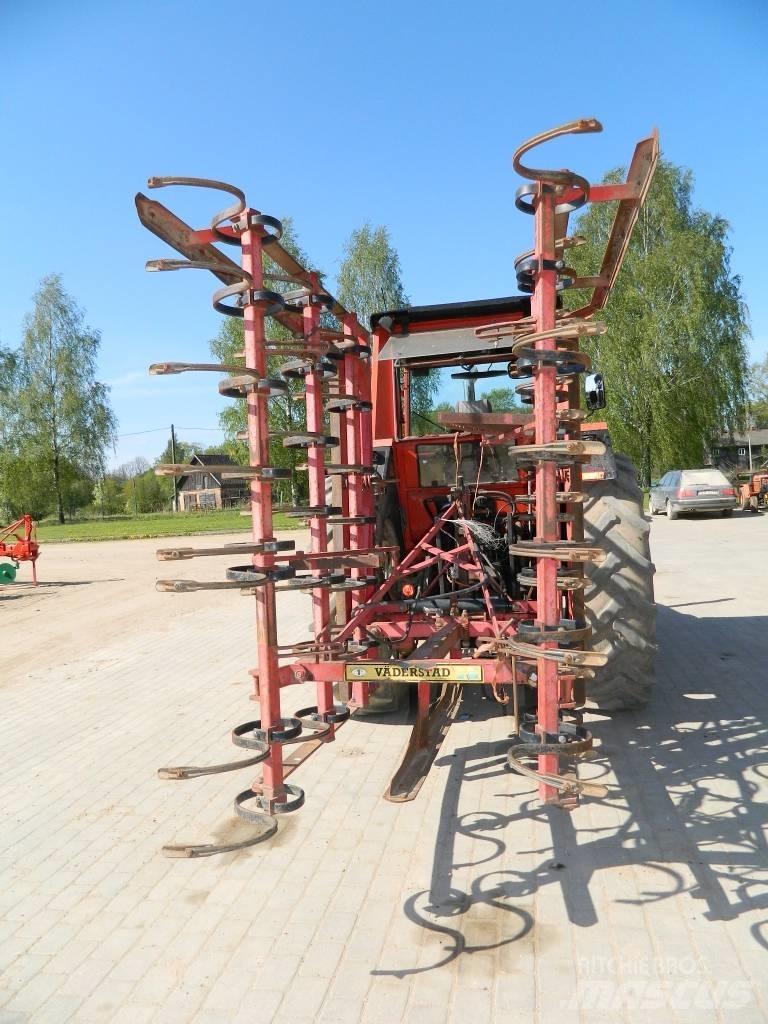 Väderstad 4100 中耕管理機
