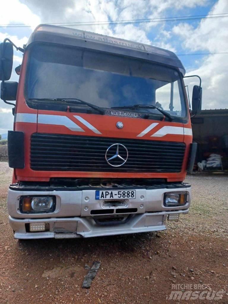 Mercedes-Benz 1638 平板式/側卸式卡車
