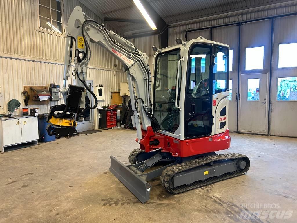Takeuchi TB325 小型挖土機/掘鑿機<7t(小型挖掘機)