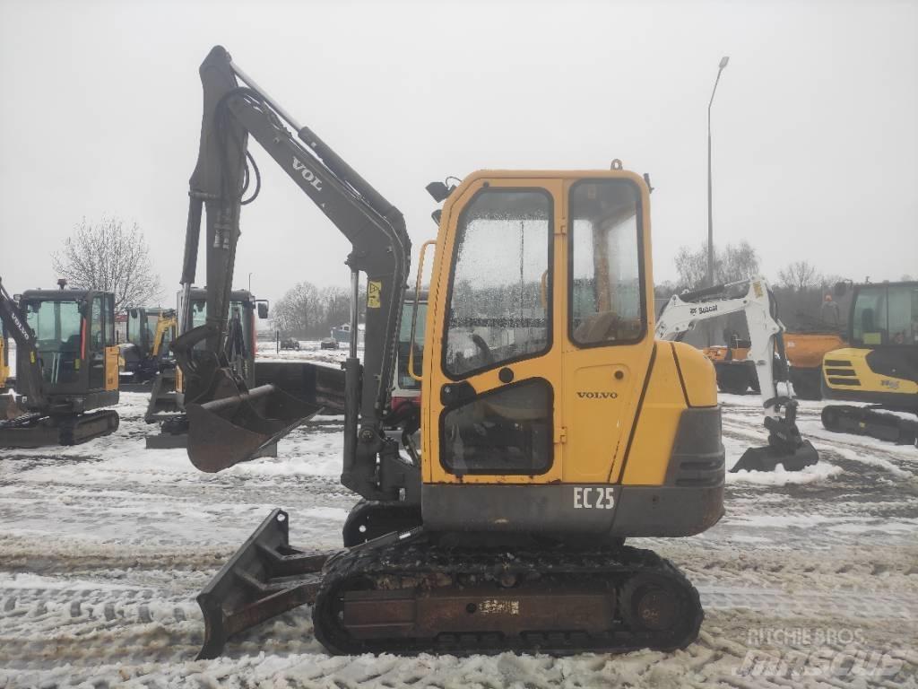 Volvo EC 25 小型挖土機/掘鑿機<7t(小型挖掘機)
