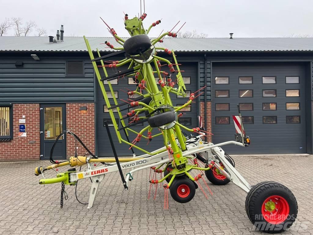 CLAAS Volto 1100 T 耙與翻草機