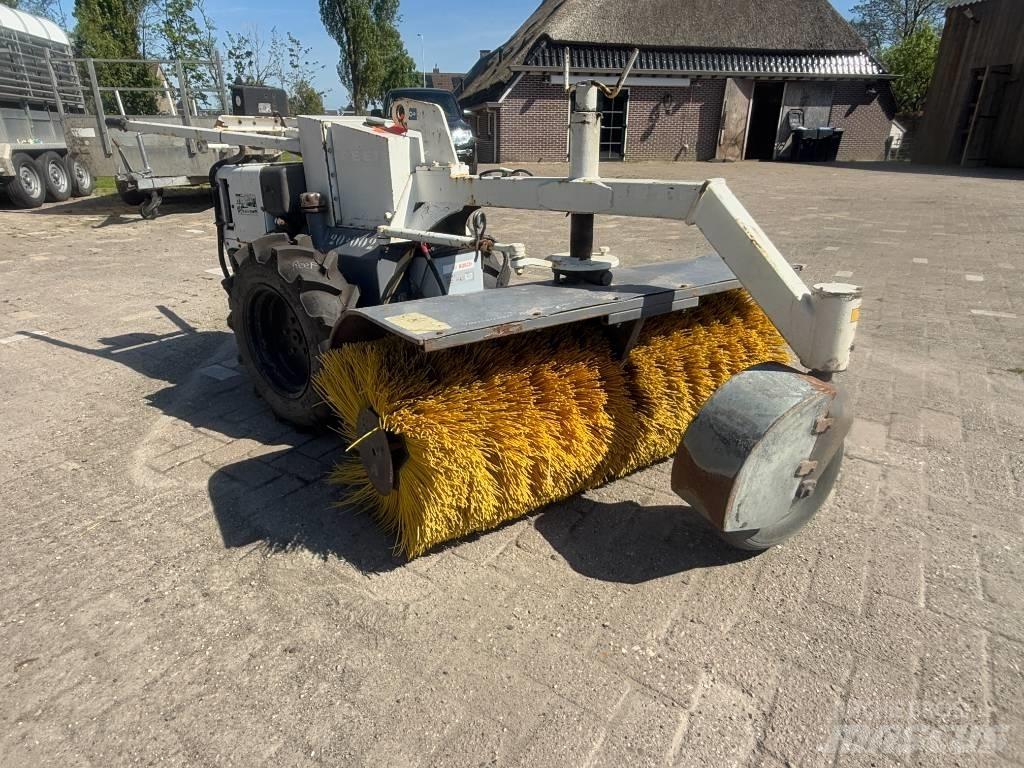 Hatz Veger 掃倉機