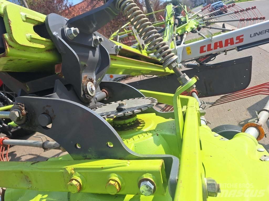 CLAAS Liner 2900 堆草機