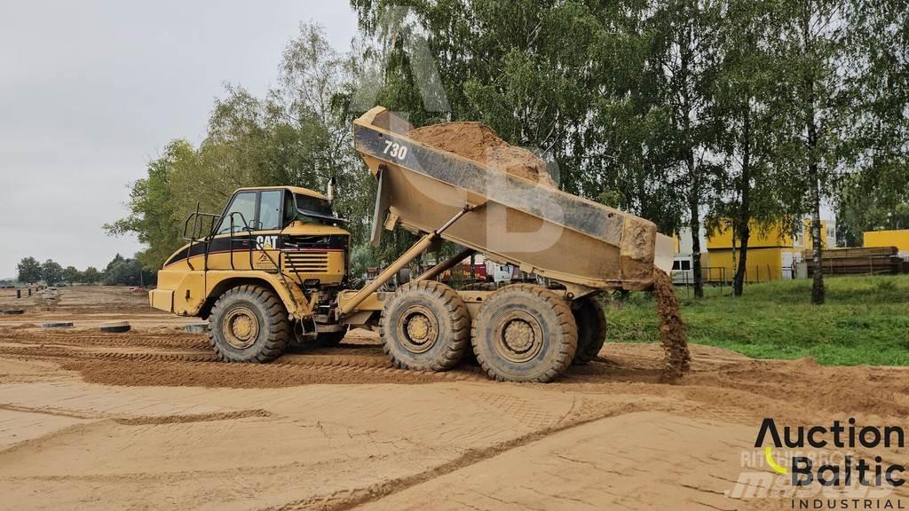 CAT 730 鉸接式起吊車