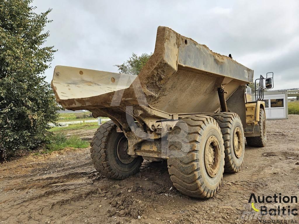 CAT 730 鉸接式起吊車