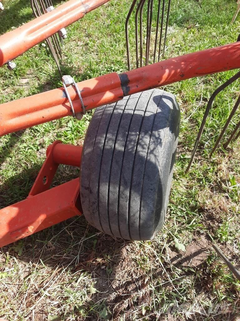 Kuhn GA6632 堆草機
