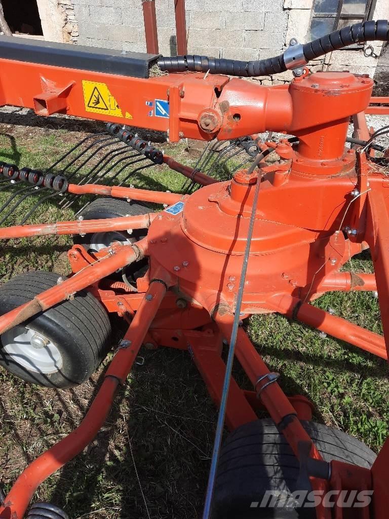 Kuhn GA6632 堆草機
