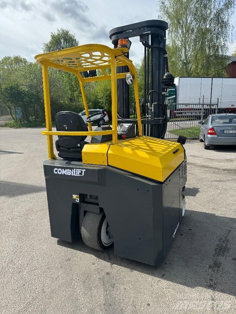 Combilift CBE3000 四向前伸式堆高機(叉車)
