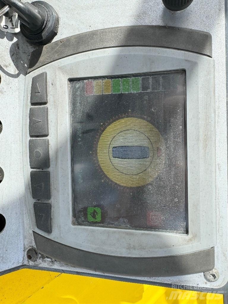 Combilift CBE3000 四向前伸式堆高機(叉車)