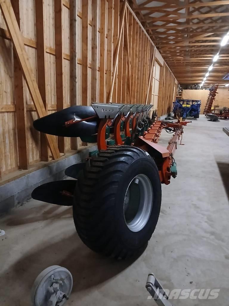 Kverneland PB100-8 雙向犁