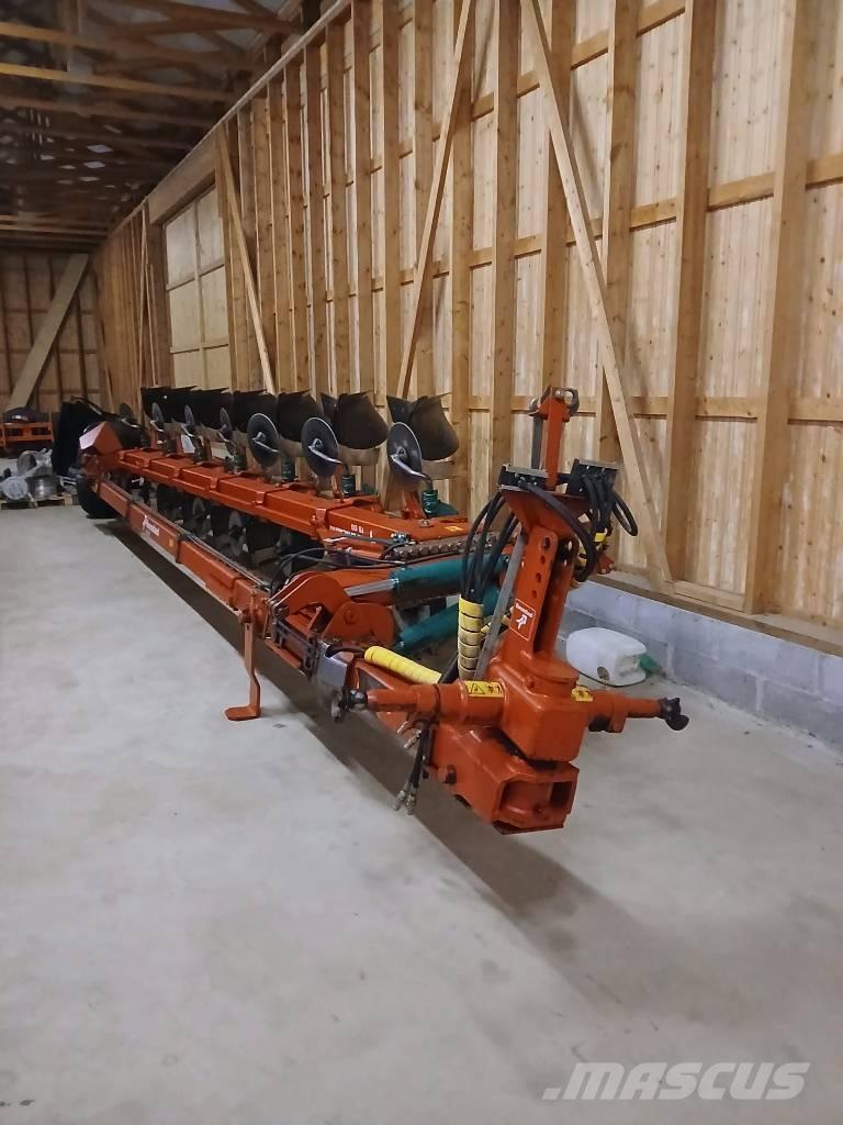 Kverneland PB100-8 雙向犁