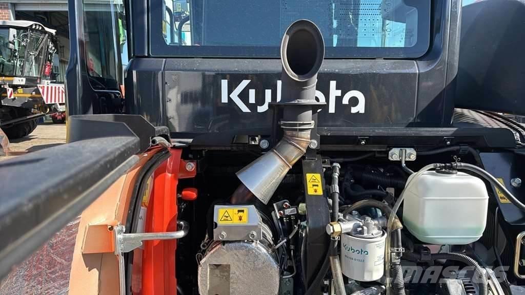 Kubota KX042-4 小型挖土機/掘鑿機<7t(小型挖掘機)