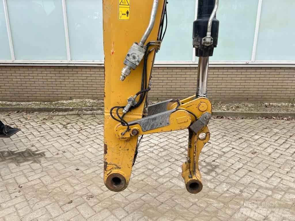 CAT MH3022  2015   CE 廢棄物/工業用操作車