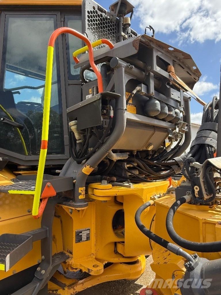 Volvo A30G 鉸接式起吊車