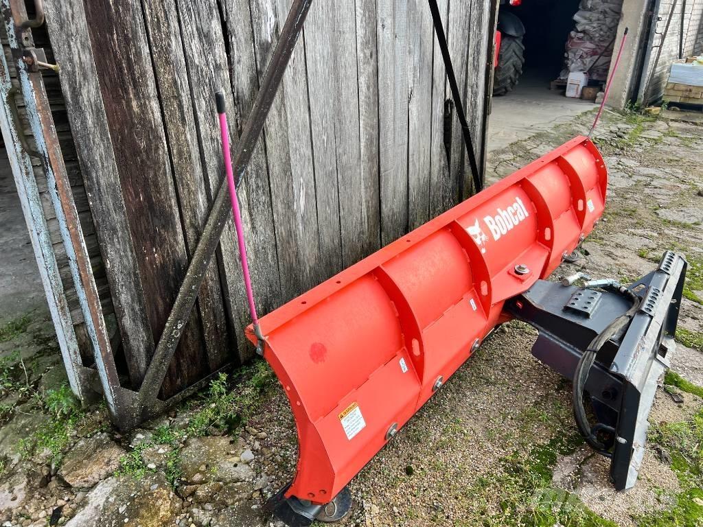 Bobcat SB 108 HD 刮雪板和犁