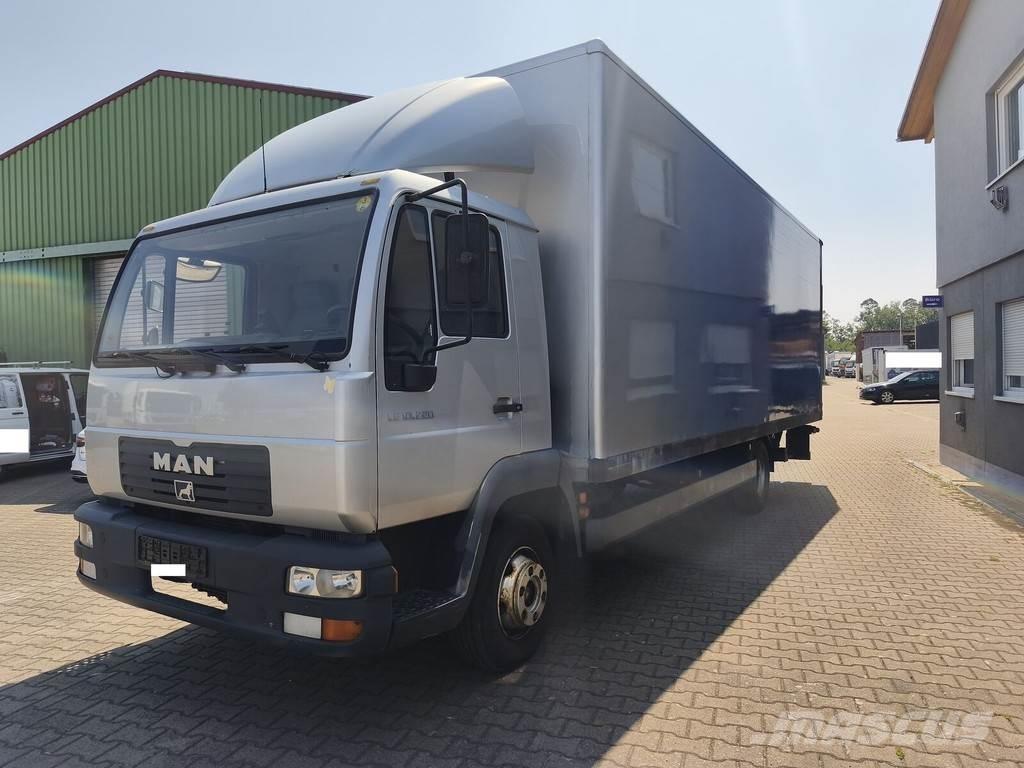 MAN LE 10.220 貨箱式卡車