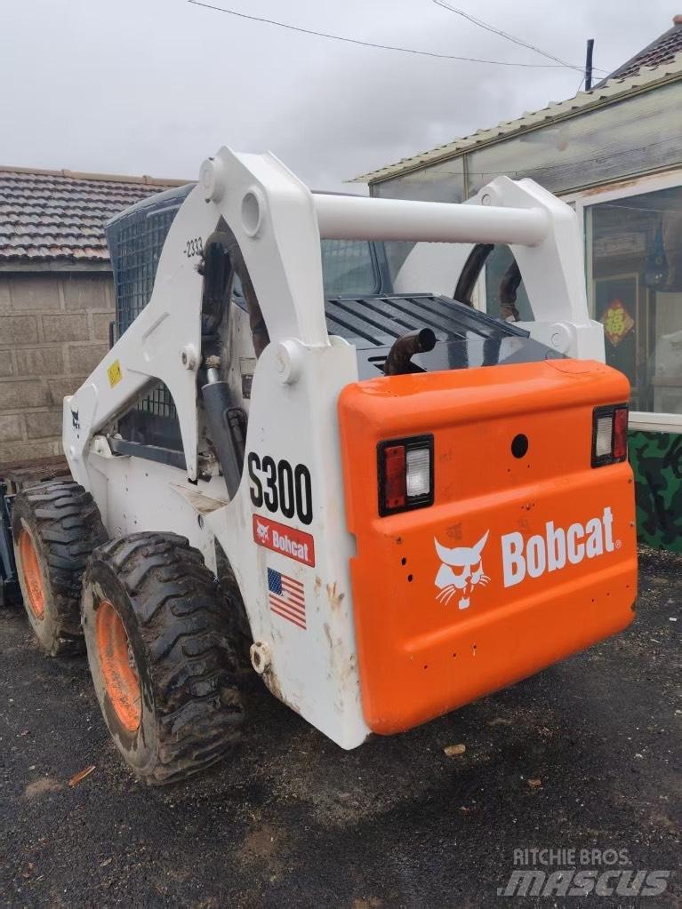 Bobcat S 300 滑移轉向裝載機