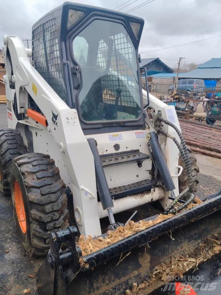 Bobcat S 300 滑移轉向裝載機