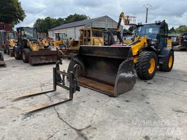JCB TM 320 S 伸縮臂操作車