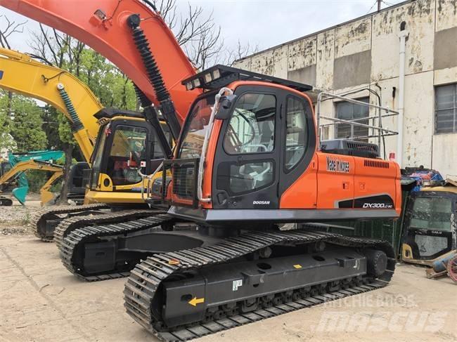 Doosan DX 300 LC 履帶式 挖土機/掘鑿機/挖掘機