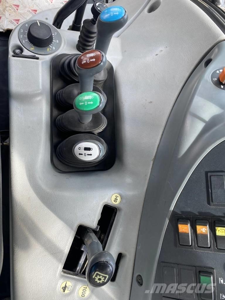 Valtra T 121 HT 曳引機