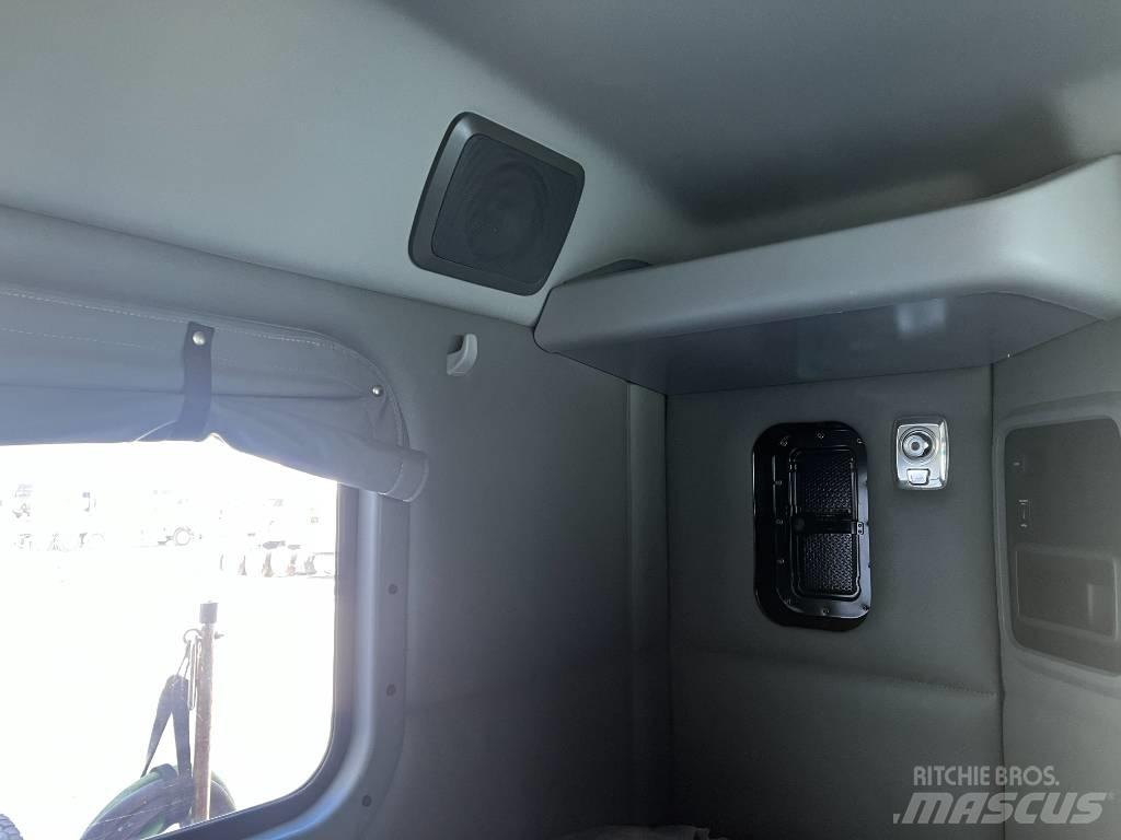 Kenworth W 990 曳引機組件