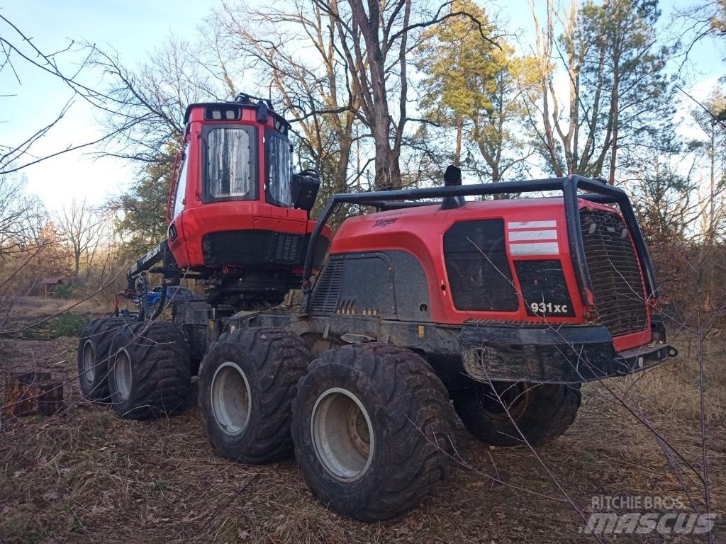 Komatsu 931 XC 收穫機