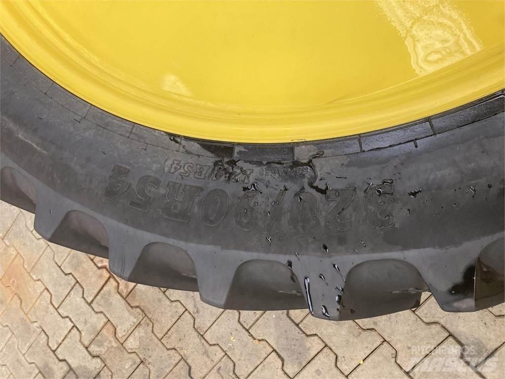 BKT 320/90R54 輪胎、車輪和輪圈