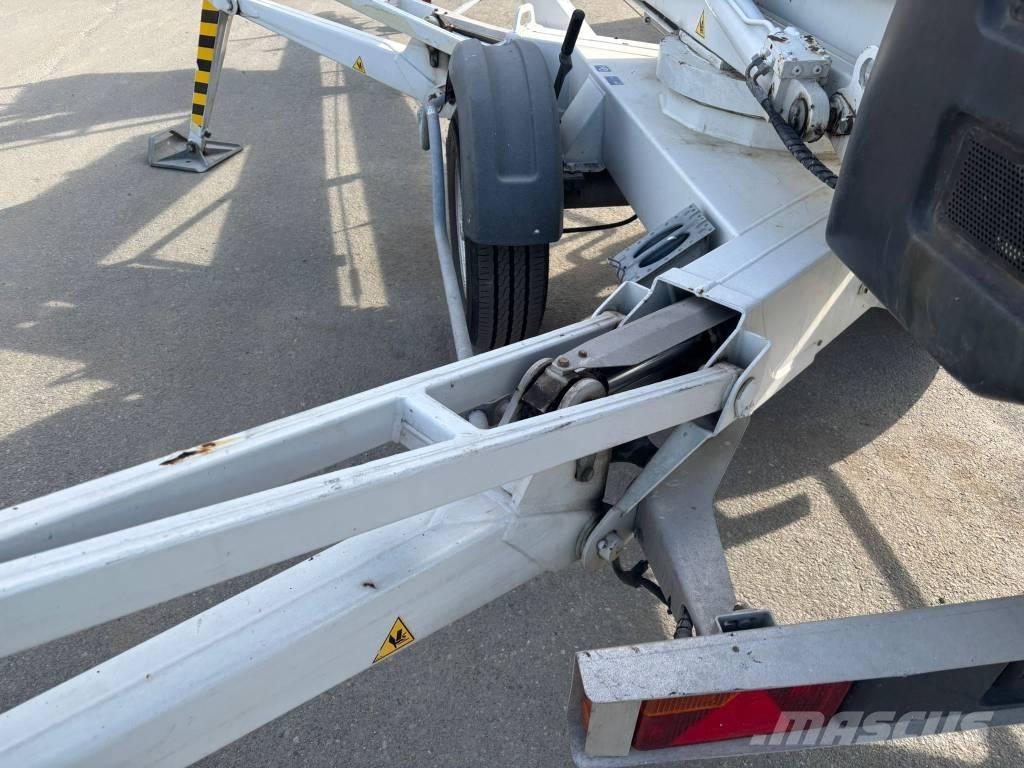 Dino 210 XT 拖車裝載高空作業平台